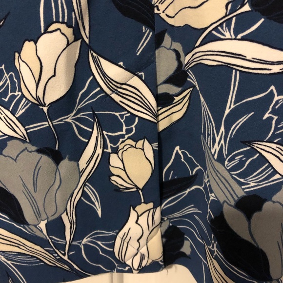 Banana Republic Factory Tulip Pencil Skirt - Picture 3 of 3